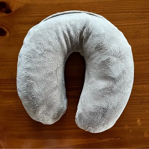 Brookstone NAP Camel / Tan Travel Pillow - Picture 3 of 4